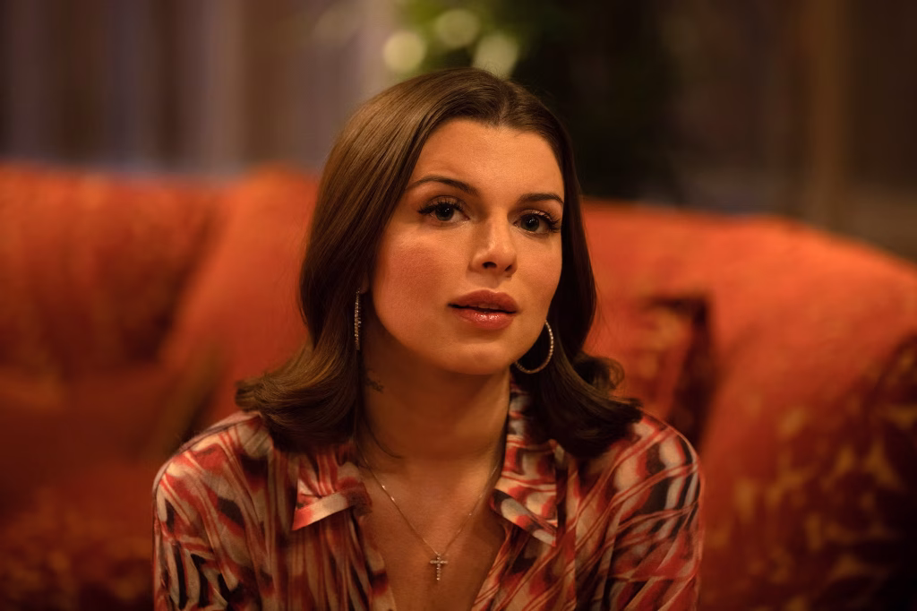 Julia Fox in a scene from Uncut Gems (A24)