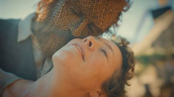 Olivia Colman Finally Gets the Weird Gothic Romance She Deserves